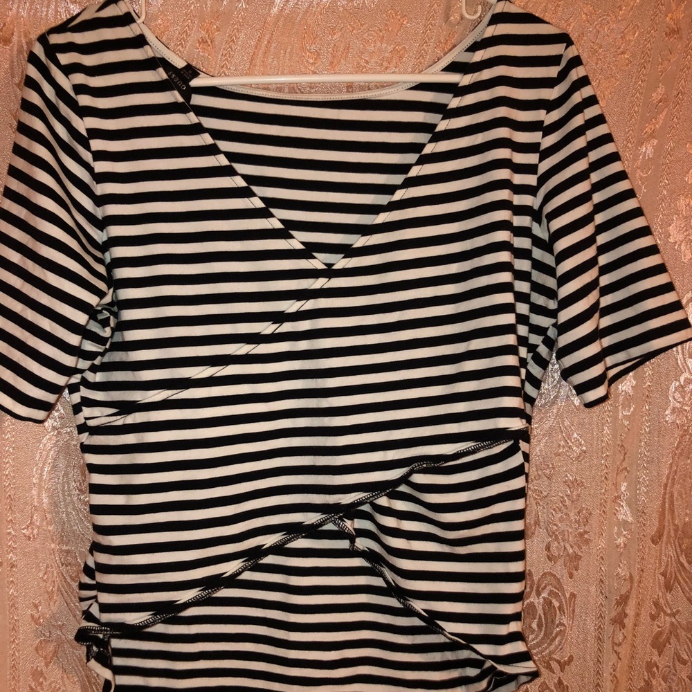 Guess front crop top
